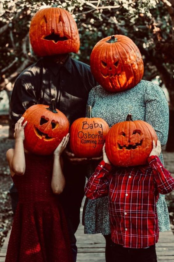 HALLOWEEN-PREGNANCY-ANNOUNCEMENTS-