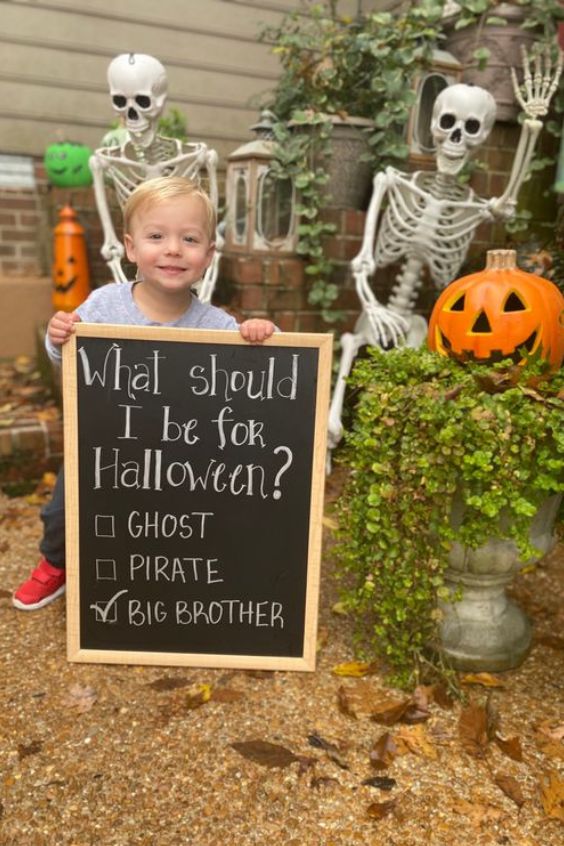 MUST-SEE HALLOWEEN PREGNANCY ANNOUNCEMENTS