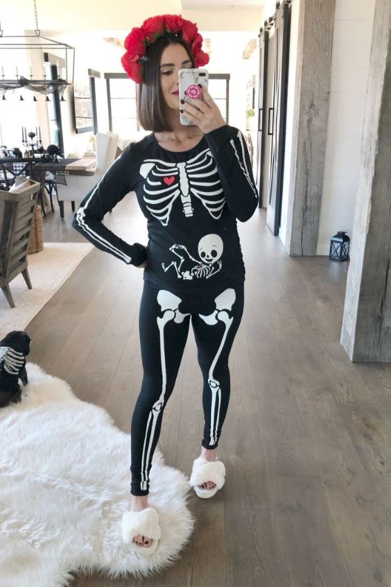 MUST-SEE HALLOWEEN PREGNANCY ANNOUNCEMENTS